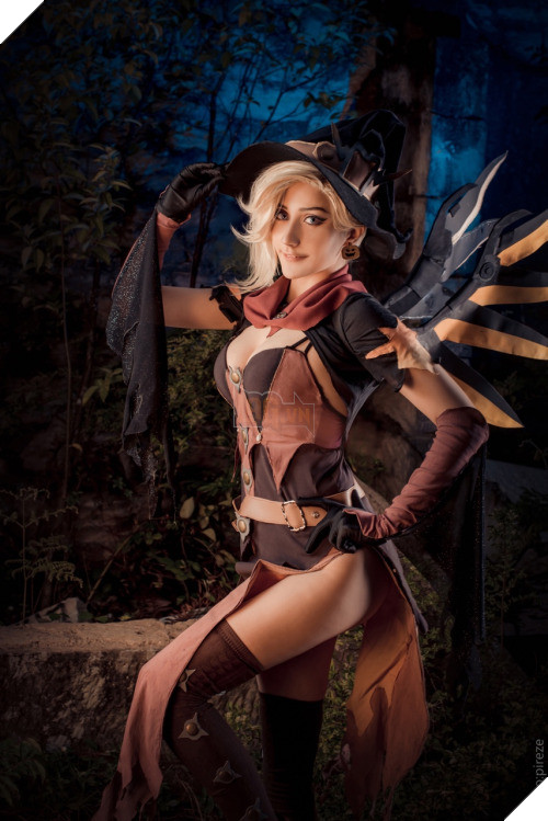 Cosplay Mercy trong Overwatch, 'anh chàng' này đã khiến cho cả thế giới phải trầm trồ