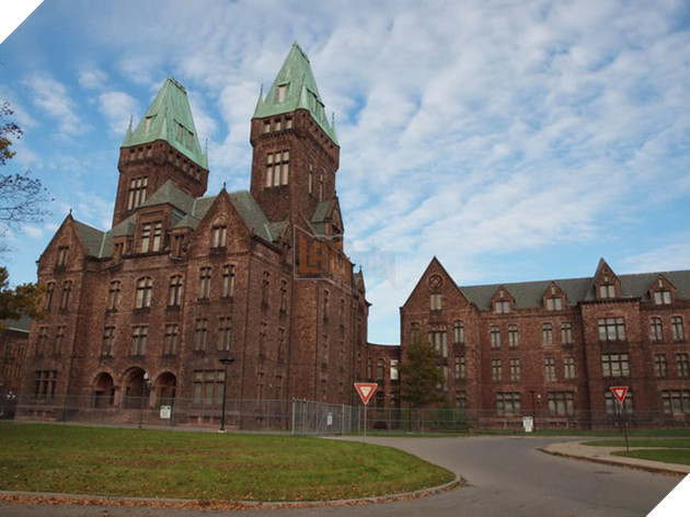 Sốc với truyện kinh dị có thật tại 3 trại thương điên đã tạo cảm hứng cho "Outlast"