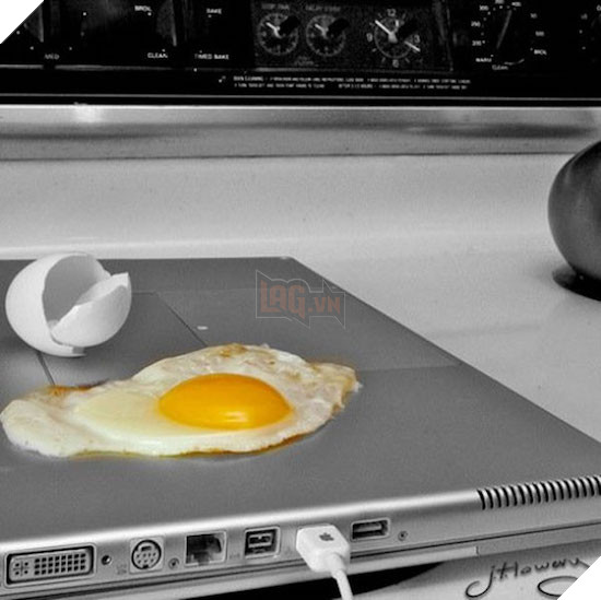 Té ngửa với 12 kiểu dùng laptop cũ không thể bá đạo hơn - Ảnh 7.