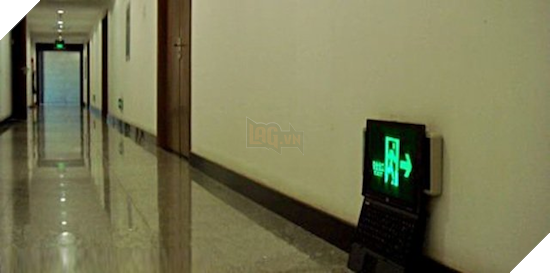 Té ngửa với 12 kiểu dùng laptop cũ không thể bá đạo hơn - Ảnh 9.