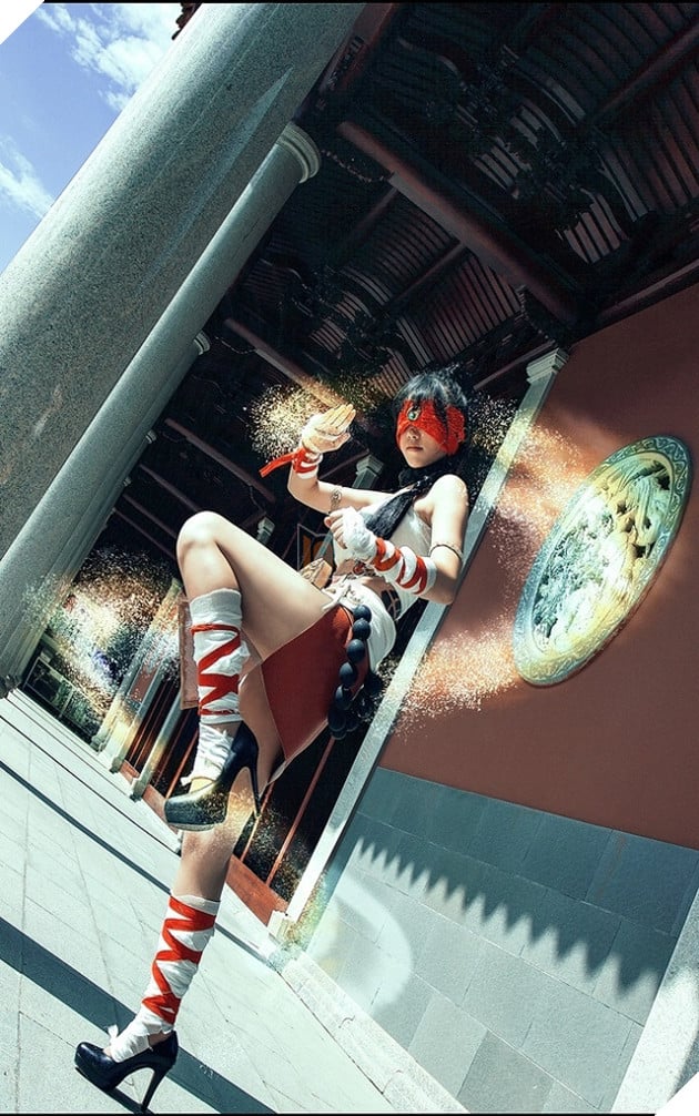 Bắt gặp bạn gái của thầy tu mù Lee Sin đang trình diễn cosplay