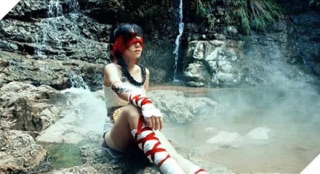 Bắt gặp bạn gái của thầy tu mù Lee Sin đang trình diễn cosplay