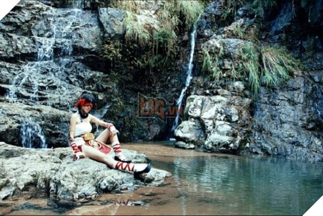 Bắt gặp bạn gái của thầy tu mù Lee Sin đang trình diễn cosplay