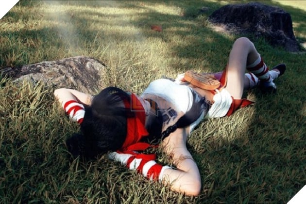 Bắt gặp bạn gái của thầy tu mù Lee Sin đang trình diễn cosplay