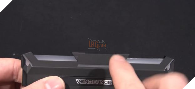 Corsair chính thức ra mắt kit RAM RGB rực rỡ 3