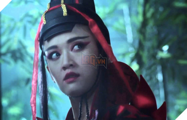 Tại sao Đông Phương Bất Bại trong game ngực lúc nào cũng to? Trong phim thì phẳng lì?