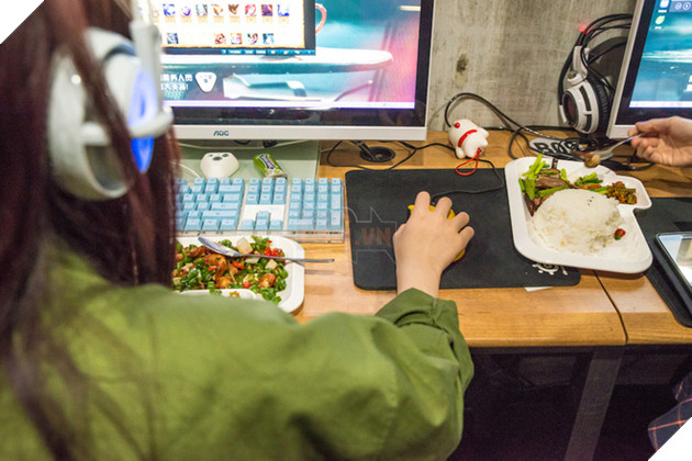 Góc khuất về nghề nữ game thủ: Nhan sắc quan trọng hơn trình độ 2