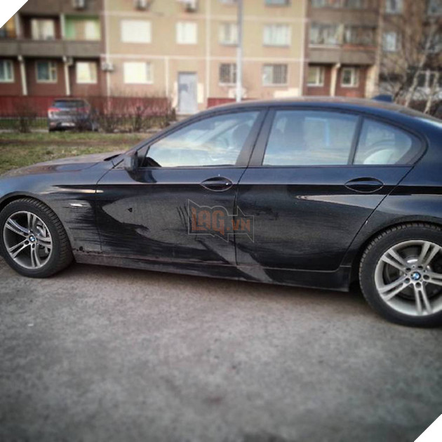 Đỉnh cao hội họa được vẽ nên từ lớp bụi dày trên ô tô - Ảnh 13.