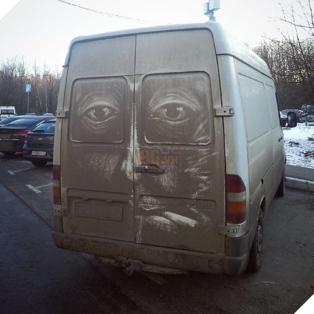 Đỉnh cao hội họa được vẽ nên từ lớp bụi dày trên ô tô - Ảnh 11.