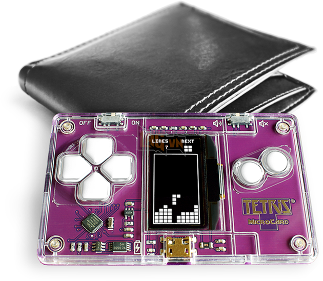 Choáng với chiếc máy chơi game nhỏ đến nỗi có thể nhét vào ví mang theo người