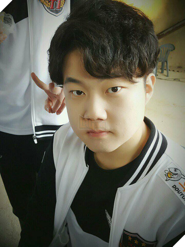 Ngắm nhìn dàn đồng phục của SKT T1 ngay trước thềm chung kết LCK Mùa Xuân 2017