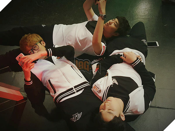 Ngắm nhìn dàn đồng phục của SKT T1 ngay trước thềm chung kết LCK Mùa Xuân 2017