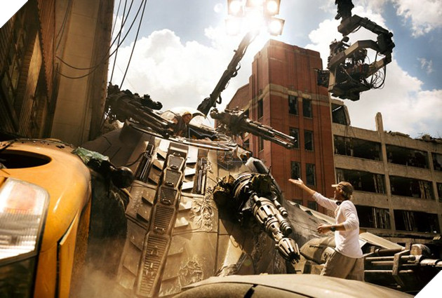 Ông hoàng cháy nổ tiết lộ kĩ thuật tốn kém 15 triệu đô trong bom tấn Transformers phần mới nhất - Ảnh 2.