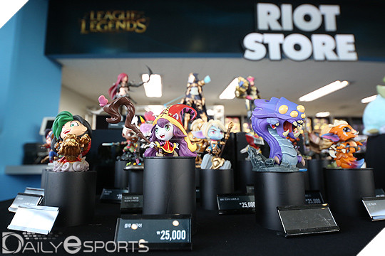 Trước khi siêu đại chiến giữa SKT và KT Rolster diễn ra, quang cảnh nơi thi đấu trông như thế này đây