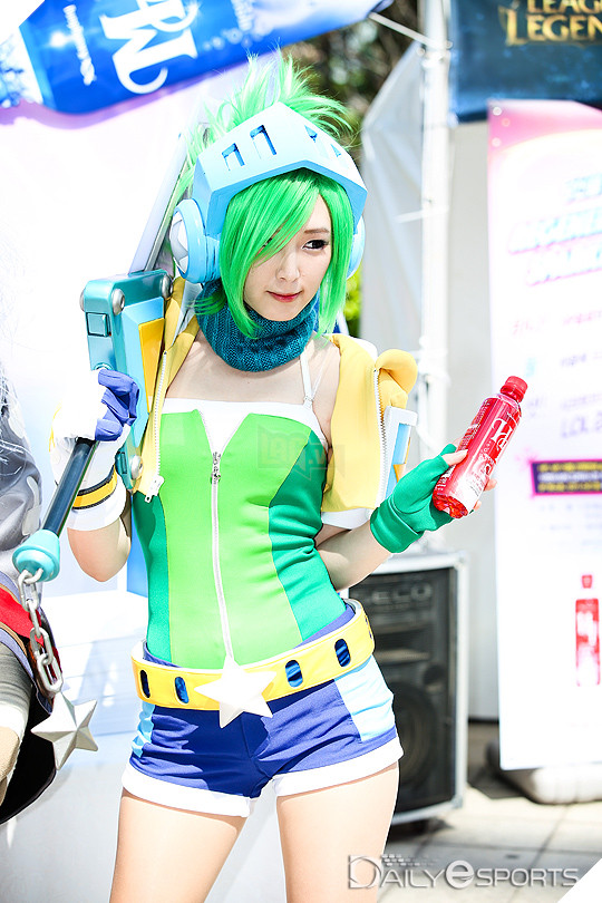 Trước khi siêu đại chiến giữa SKT và KT Rolster diễn ra, quang cảnh nơi thi đấu trông như thế này đây