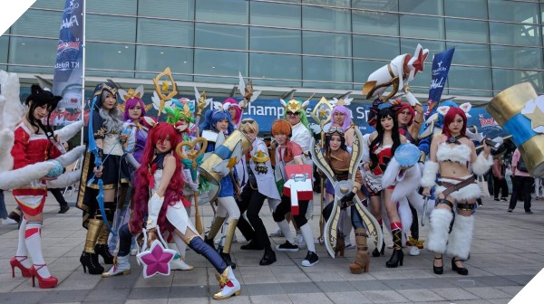 Trước khi siêu đại chiến giữa SKT và KT Rolster diễn ra, quang cảnh nơi thi đấu trông như thế này đây