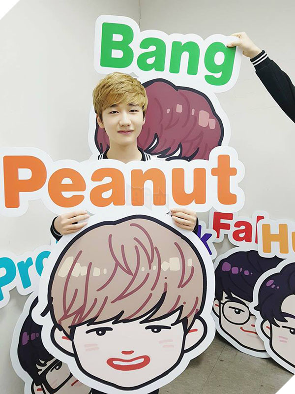 Trước khi siêu đại chiến giữa SKT và KT Rolster diễn ra, quang cảnh nơi thi đấu trông như thế này đây