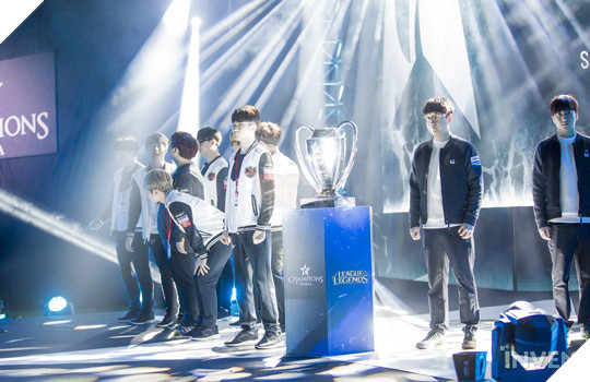 Trước khi siêu đại chiến giữa SKT và KT Rolster diễn ra, quang cảnh nơi thi đấu trông như thế này đây