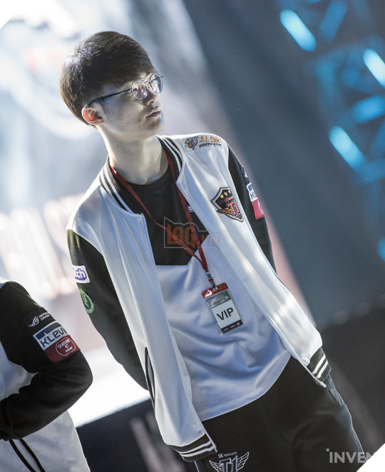 Trước khi siêu đại chiến giữa SKT và KT Rolster diễn ra, quang cảnh nơi thi đấu trông như thế này đây