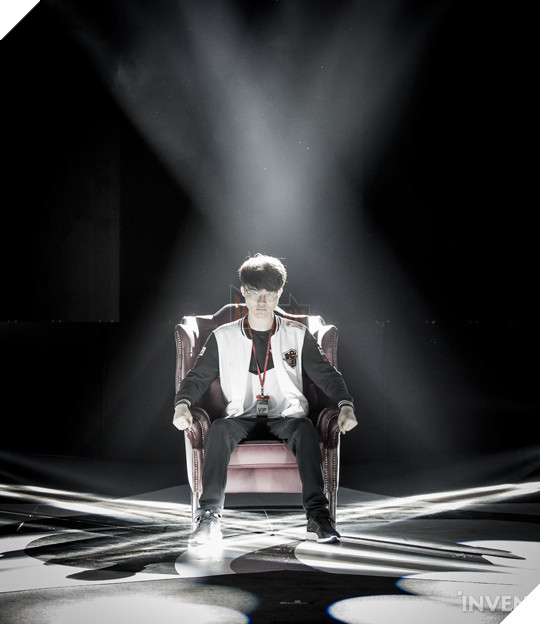 Trước khi siêu đại chiến giữa SKT và KT Rolster diễn ra, quang cảnh nơi thi đấu trông như thế này đây