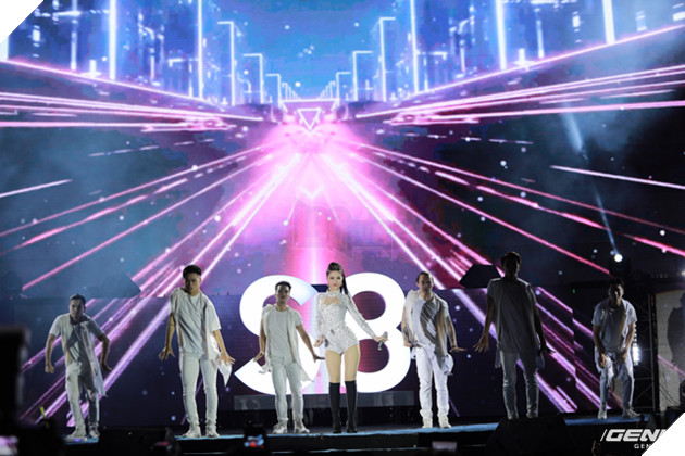 
Đông Nhi cũng góp mặt trong đại nhạc hội này.
