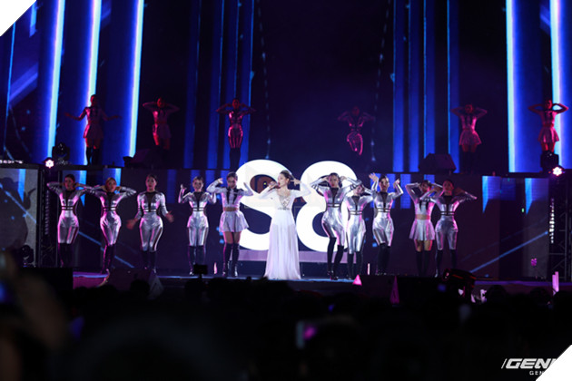 Nhìn lại những khoảnh khắc đẹp nhất trong buổi tiệc âm nhạc đỉnh cao cùng siêu phẩm Galaxy S8 tại Hà Nội 13