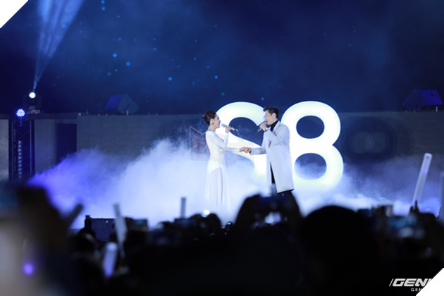Nhìn lại những khoảnh khắc đẹp nhất trong buổi tiệc âm nhạc đỉnh cao cùng siêu phẩm Galaxy S8 tại Hà Nội 15