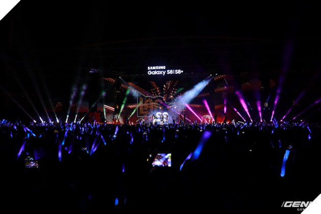 Nhìn lại những khoảnh khắc đẹp nhất trong buổi tiệc âm nhạc đỉnh cao cùng siêu phẩm Galaxy S8 tại Hà Nội 19