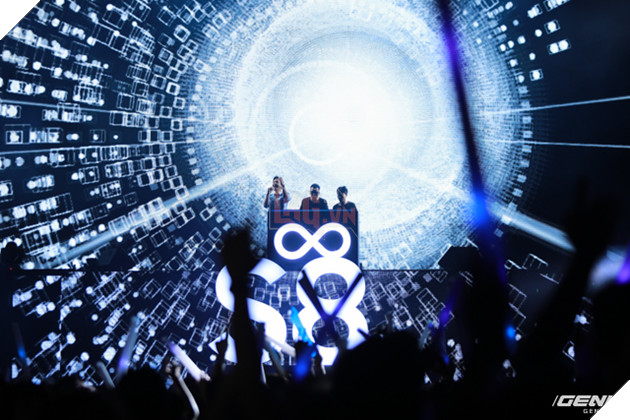 Nhìn lại những khoảnh khắc đẹp nhất trong buổi tiệc âm nhạc đỉnh cao cùng siêu phẩm Galaxy S8 tại Hà Nội 32