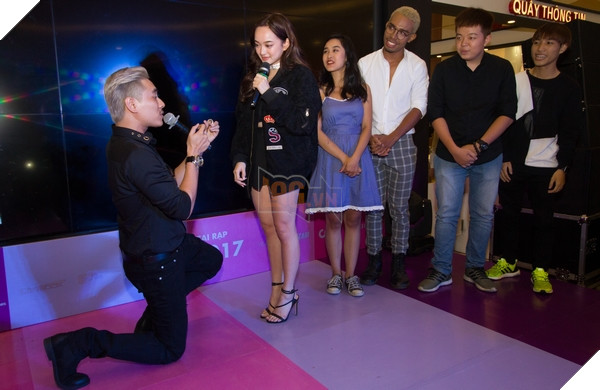 Sự kiện giao lưu với đoàn làm phim Em chưa 18 tại Bình Dương 8