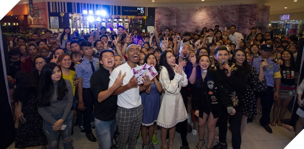 Sự kiện giao lưu với đoàn làm phim Em chưa 18 tại Bình Dương 10