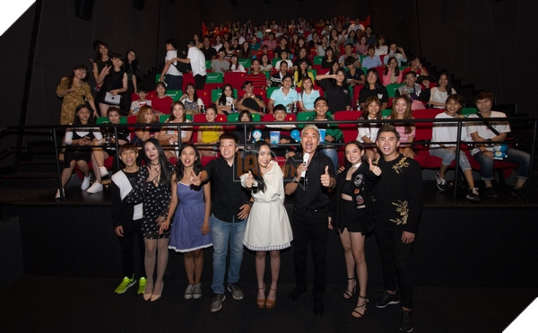 Sự kiện giao lưu với đoàn làm phim Em chưa 18 tại Bình Dương 11