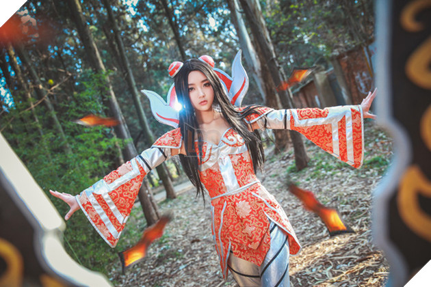 Cosplay nàng Irelia "mặt búng ra sữa" trong Liên Minh Huyền Thoại
