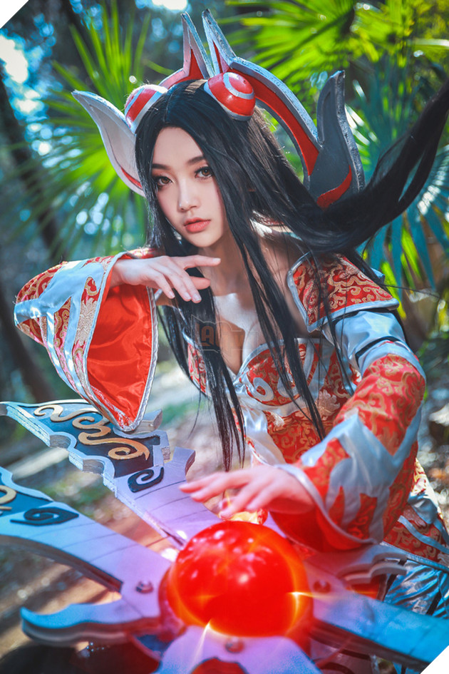 Cosplay nàng Irelia "mặt búng ra sữa" trong Liên Minh Huyền Thoại