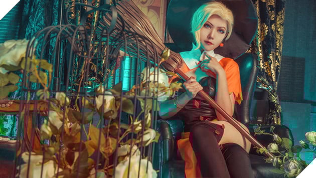 Chảy máu mũi với cosplay Mercy cực gợi cảm trong Overwatch
