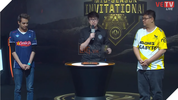 
Archie và Dumbledoge là hai đại diện cho hai đội tuyển GIGABYTE Marines cùng Super Massive sẽ lên bốc thăm đối thủ của họ sẽ phải đối đầu tại Vòng 2.
