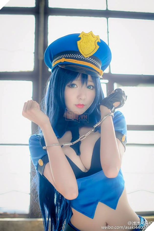 Cosplay nữ cảnh sát trưởng Caitlyn cực sexy và gợi cảm, bạn có sẵn sàng để... đi tù?