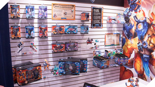 Lightseekers - Kiệt tác ARPG kết hợp "đồ chơi" thực tế cực ngầu