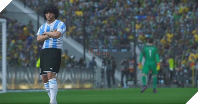 Vừa đòi kiện Konami tháng trước, Maradona nay đã kí hợp đồng với PES 