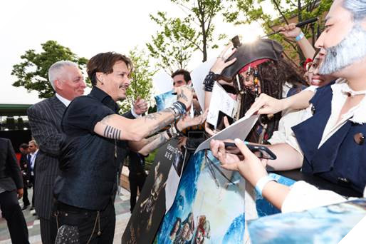 
Rất nhiều fan cosplay thành Jack Sparrow trong sự kiện
