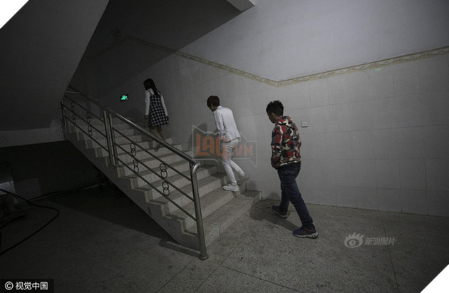 Nghẹn ngào trước tâm tư của cô gái 18 tuổi với cuộc sống công nhân ở nhà máy sản xuất đồ chơi tình dục - ảnh 12