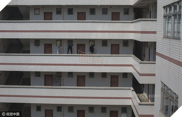 Nghẹn ngào trước tâm tư của cô gái 18 tuổi với cuộc sống công nhân ở nhà máy sản xuất đồ chơi tình dục - ảnh 13