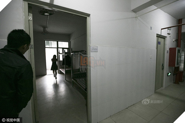 Nghẹn ngào trước tâm tư của cô gái 18 tuổi với cuộc sống công nhân ở nhà máy sản xuất đồ chơi tình dục - ảnh 14