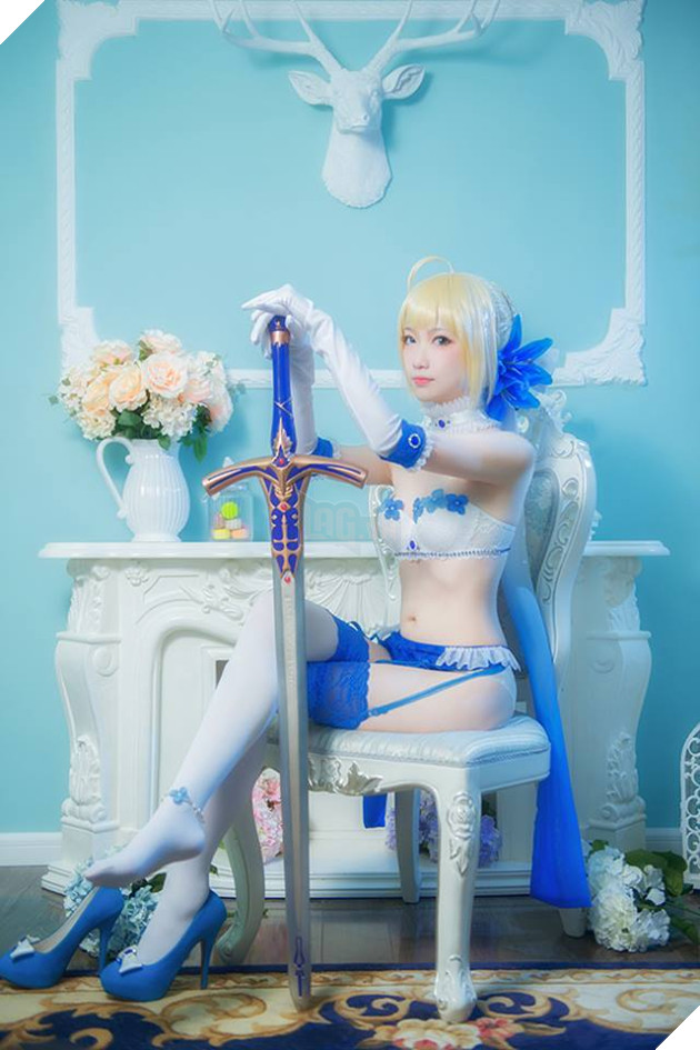 Cosplay nàng Saber trong phục đồ lót cực gợi cảm và quyến rũ