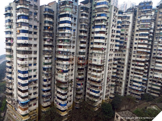 Các tòa chung cư cũ mới mọc lên san sát