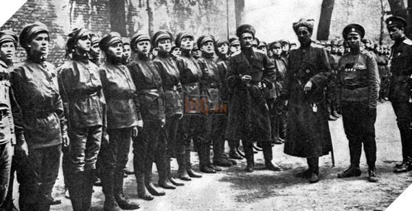 Đội 1, tiểu đoàn Women's Battalion of Death