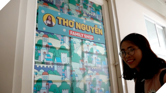 
Youtuber Thơ Nguyễn mở hẳn shop kinh doanh các sản phẩm đồ ăn được giới thiệu trong video (Ảnh: Thơ Nguyễn)
