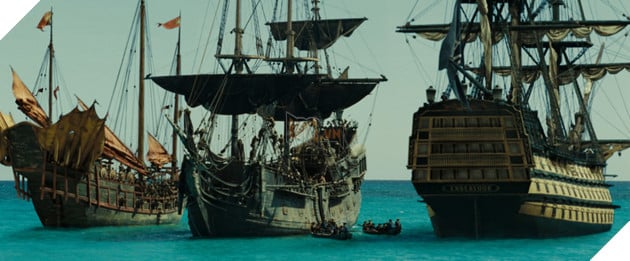 Dan ‘sieu thuyen’ trong loat bom tan ‘Cuop bien Caribbean’ hinh anh 4