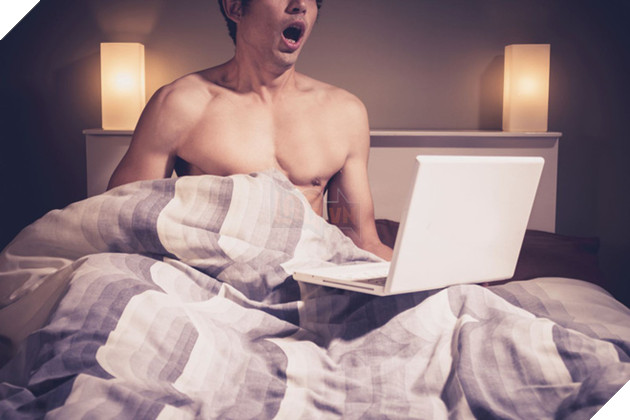 Khoa học chứng minh: Xem phim đen có thể gây tổn thương cho não bộ - Ảnh 1.