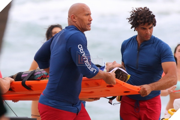 Mitch luôn là mẫu hình nhân viên cứu hộ bãi biển lý tưởng